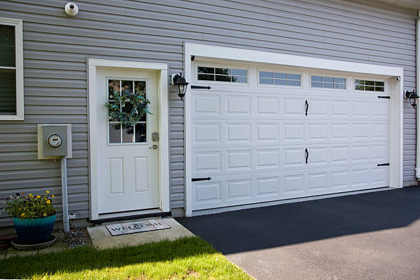 24/7 Emergency Garage Door Panel Replacement experts in Cumberland, WI